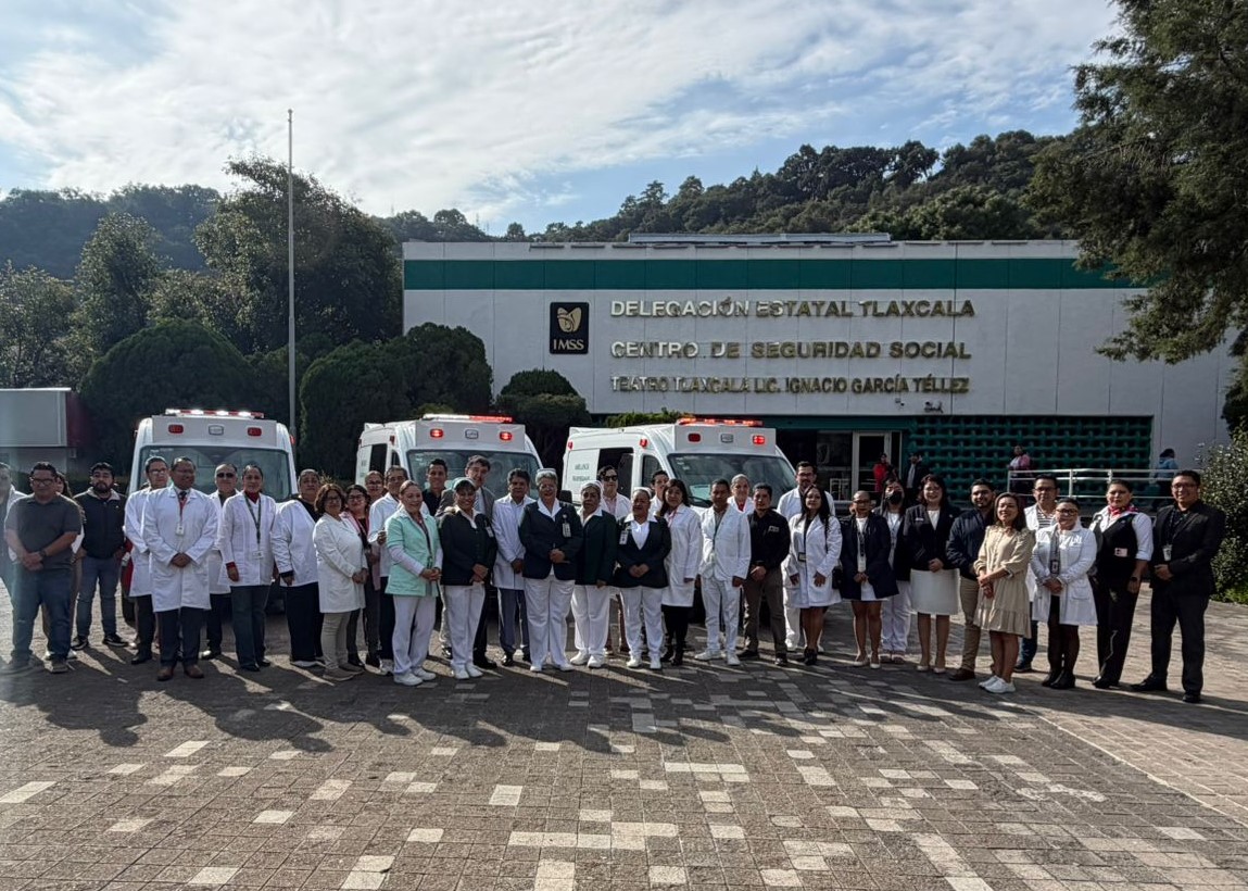 Refuerza IMSS Tlaxcala parque vehicular con entrega de tres nuevas ambulancias para unidades médicas